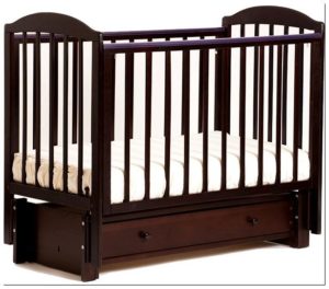 Як зібрати дитяче ліжко: з маятниковим механізмом, трансформер, ліжечко-гойдалку.