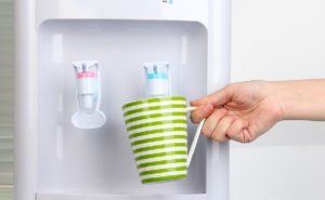 Кулер не гріє воду: основні причини проблем, способи їх усунення