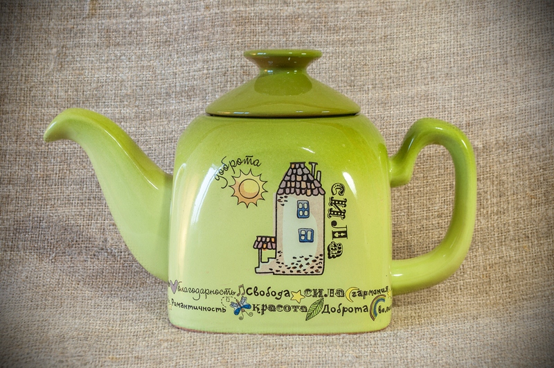 Чому не можна дарувати чайник: прикмети і правила етикету