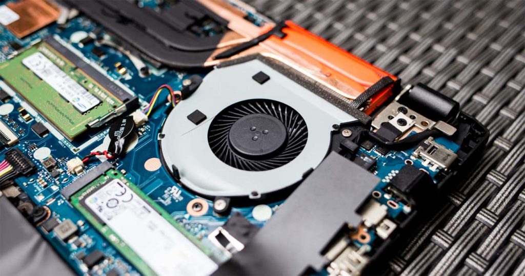 З старого ноутбука: точка доступу Wi-Fi, веб-камера,проектор