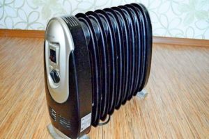 Чому масляний обігрівач тріщить: можливі причини і способи усунення