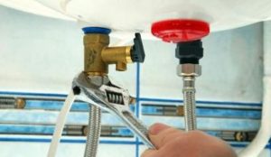 Як правильно злити воду з накопичувального водонагрівача — варіанти зливу