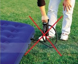 Як надути матрац – без насоса, підручні засоби